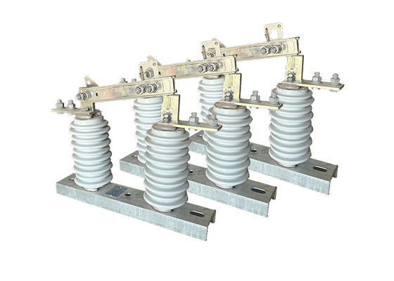 Keramische hoogspanningsisolatie schakelaar 12kV-36kV AC Power Vertical Break Schakelaar voor buitendistributiesysteem